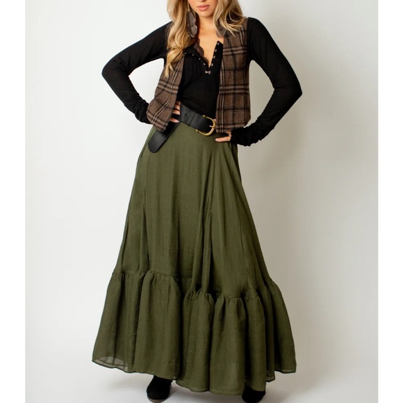 Joyfolie Annah Skirt in Olive Green Maxi Skirt - Picture 4 of 7